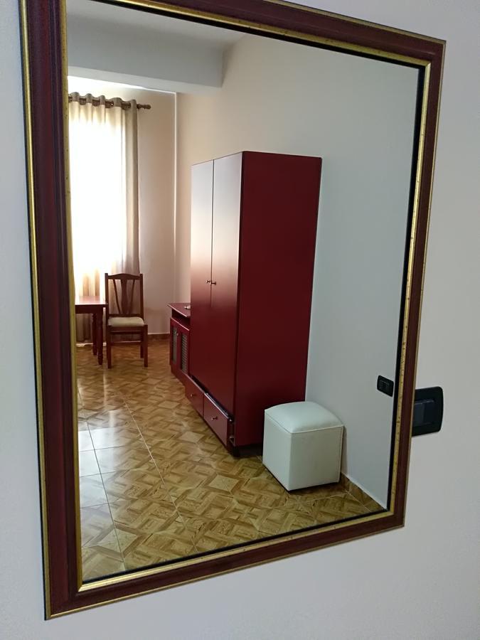 Hotel Gjeli Fier Exterior foto